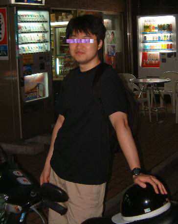 なぜか定進堂前にて・・・。